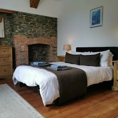 The Old Rectory Kirkullen Loft In 10 Mins To Widemouth Bay And Crackington Haven,15 Mins Bude,20 Mins Tintagel, 27 Mins Port Issac Jacobstow